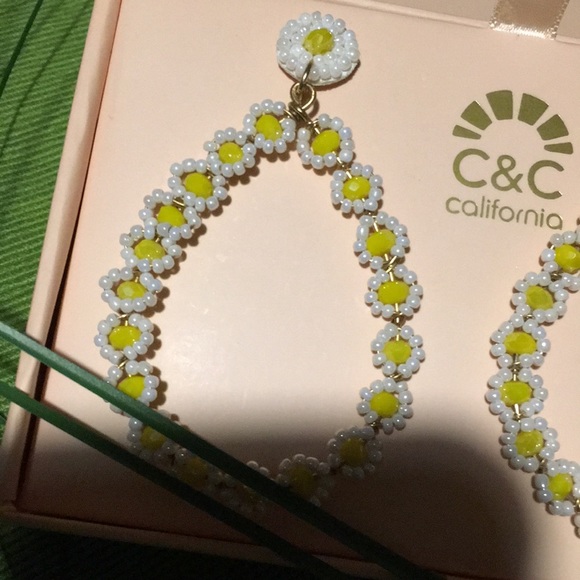 💛C&C California Beaded Designer Earrings 🤍💛🤍 - Picture 4 of 12